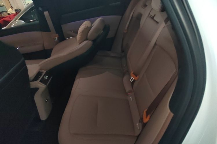 蔚来ES6 2024款 75kWh中控内饰7004