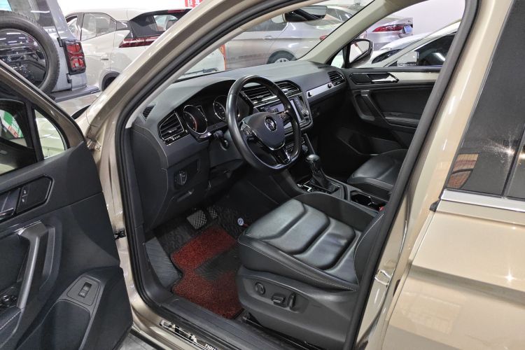 大众 途观L 2017款 380TSI 自动四驱豪华版中控内饰7003
