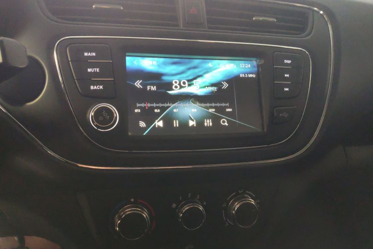 长安凯程 2021款 1.5L欧诺S智享版双蒸空调客车JL473QG局部细节16