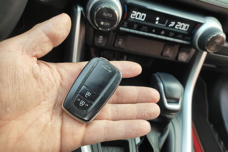 丰田 RAV4荣放 2022款 2.0L CVT两驱风尚Plus版中控内饰11