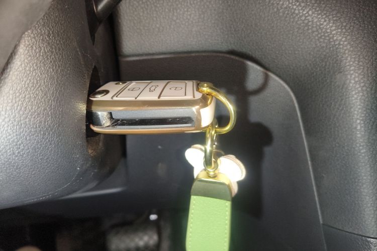 大众 高尔夫·嘉旅 2016款 230TSI 自动进取型中控内饰11