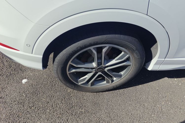 奥迪Q3 2023款 改款 40 TFSI 时尚动感型车身外观56