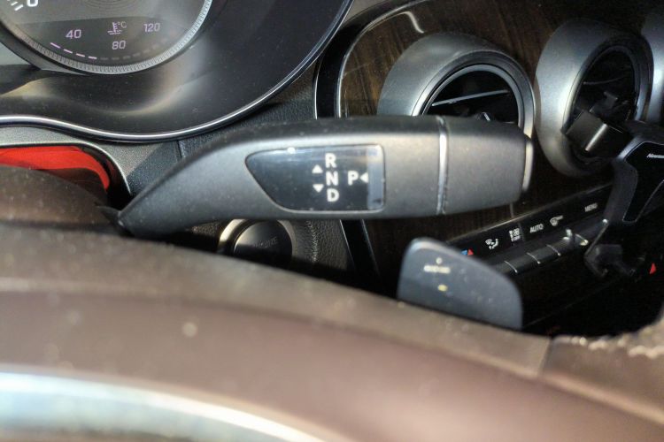 奔驰GLC 2018款 改款 GLC 260 4MATIC 豪华型中控内饰18