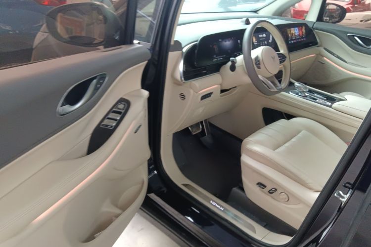 岚图汽车 岚图梦想家 2022款 低碳版 想+智驾包中控内饰7003