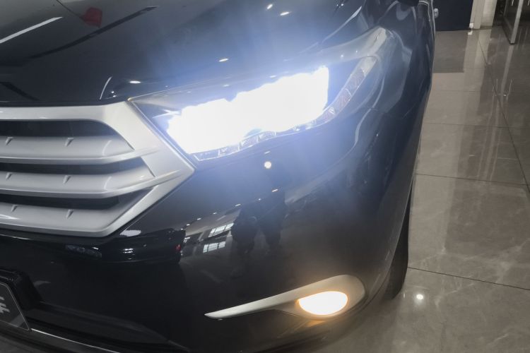 丰田 汉兰达 2012款 2.7L 两驱5座精英版局部细节36