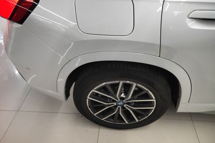 宝马iX1 2023款 eDrive25L M运动套装车身外观6008