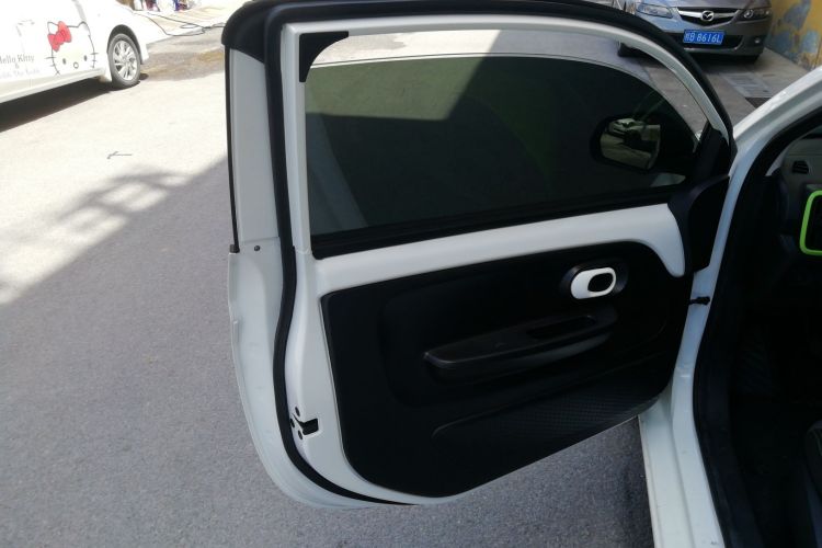 荣威 科莱威CLEVER 2021款 302km新四座超能版中控内饰49