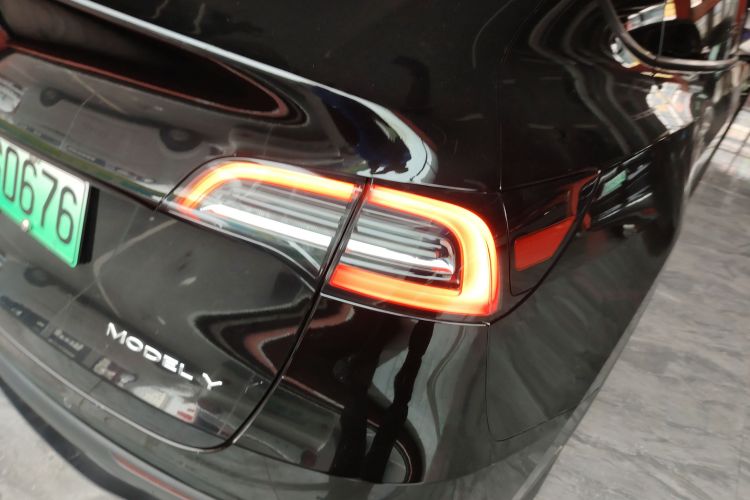 特斯拉 Model Y 2022款 长续航全轮驱动版车身外观6006