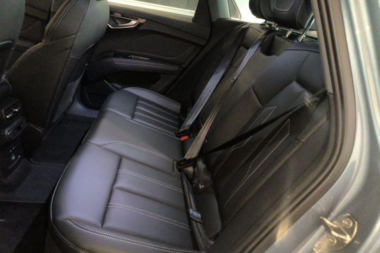 奥迪Q4 e-tron 2024款 40 e-tron 创行版中控内饰21