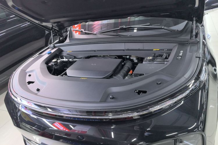 理想汽车 理想L9 2024款 Ultra机舱底盘24