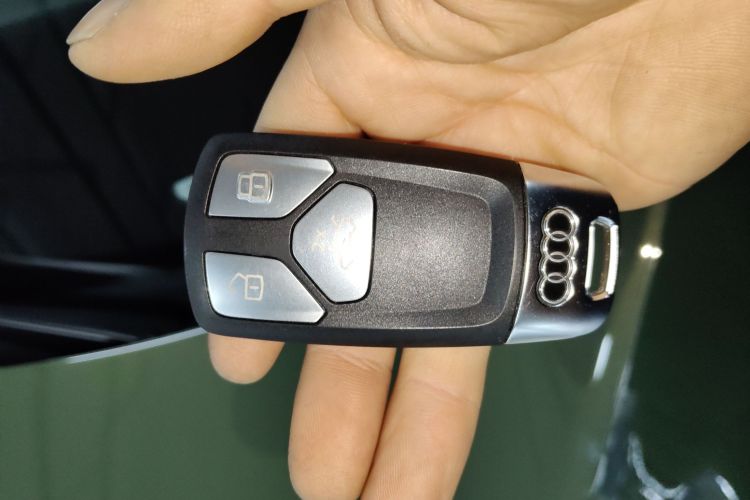 奥迪A5 2024款 Sportback 40 TFSI quattro 豪华动感型中控内饰7001