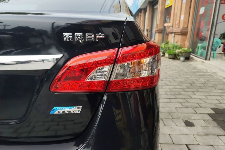 日产 轩逸 2014款 1.6XV CVT尊享版车身外观9