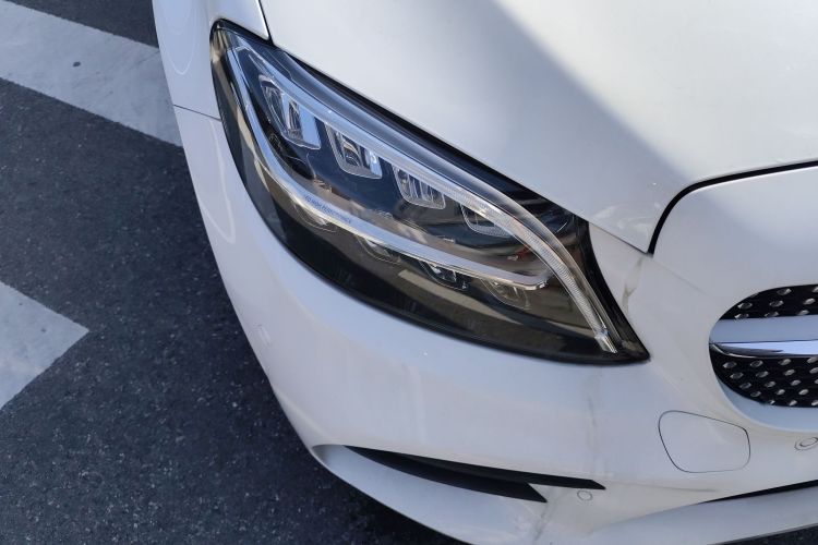 奔驰C级 2019款 C 260 L 运动版车身外观8