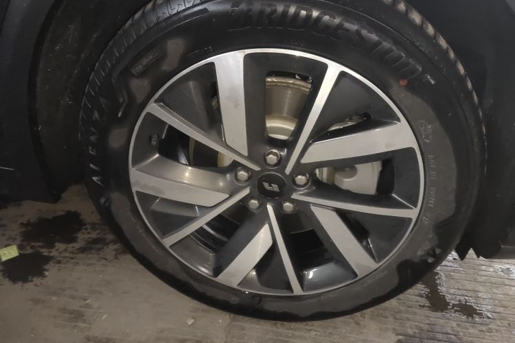 理想汽车 理想L7 2023款 Pro车身外观10