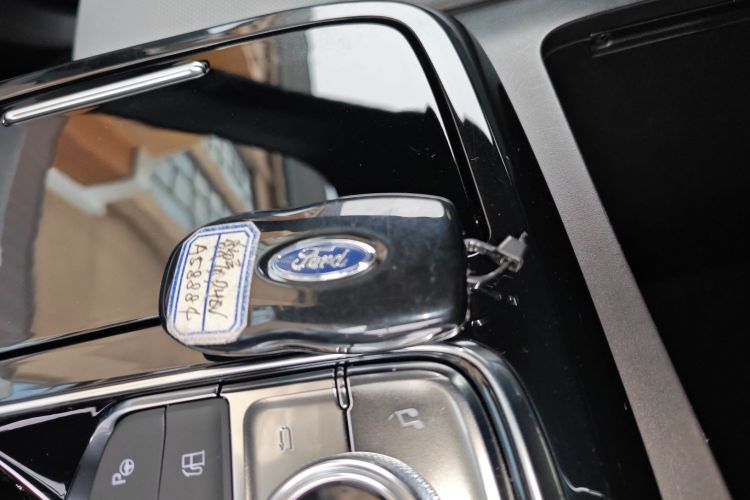 福特 领睿新能源 2025款 尊领型PLUS中控内饰11