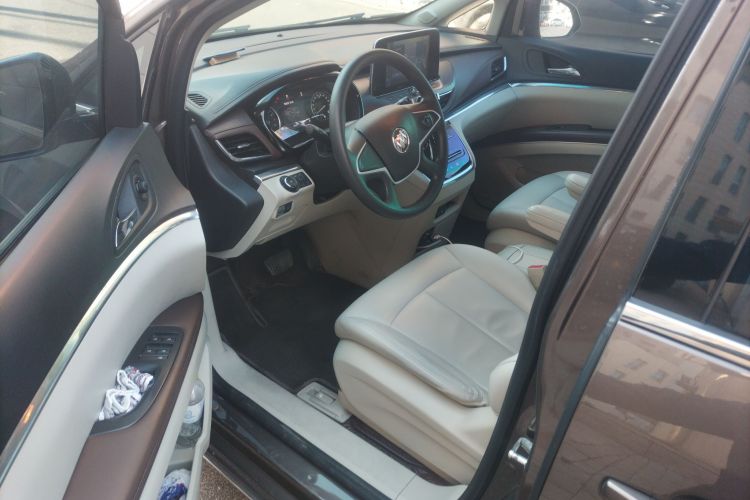 别克GL8 2023款 陆上公务舱 舒适型中控内饰20