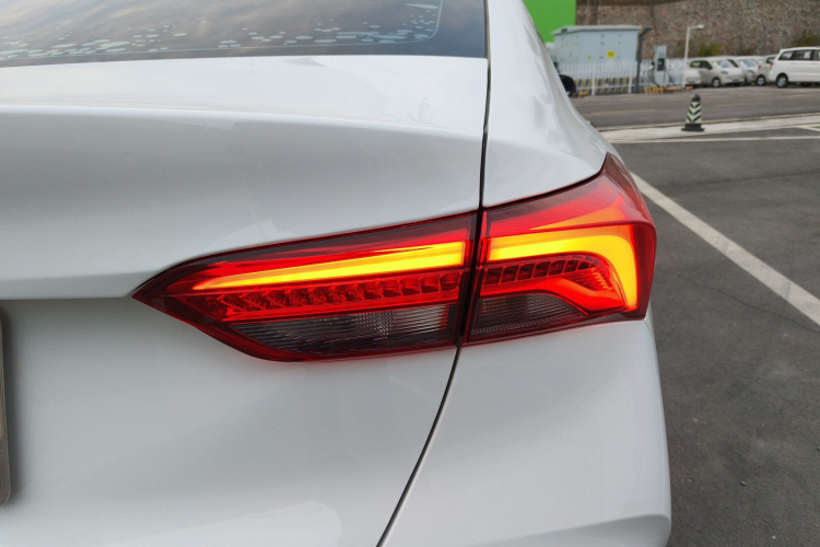 别克 威朗 2022款 Pro 533T 乐享版车身外观9