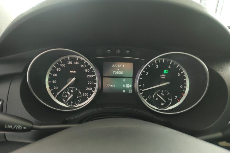 奔驰R级 2014款 R 320 4MATIC 商务型中控内饰14
