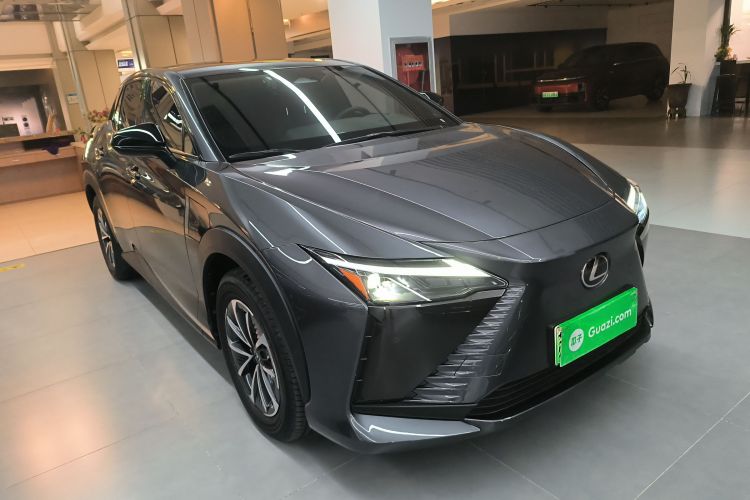 雷克萨斯RZ 2023款 450e 四驱纵享版车身外观3