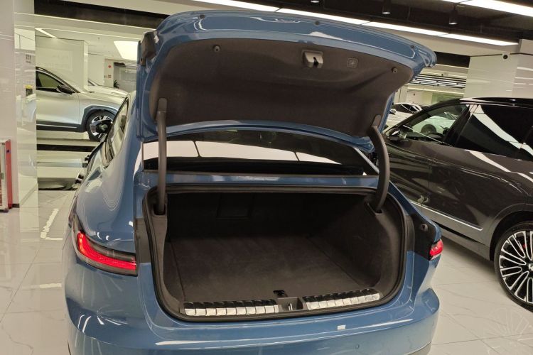 蔚来ET7 2022款 100kWh 首发版机舱底盘23