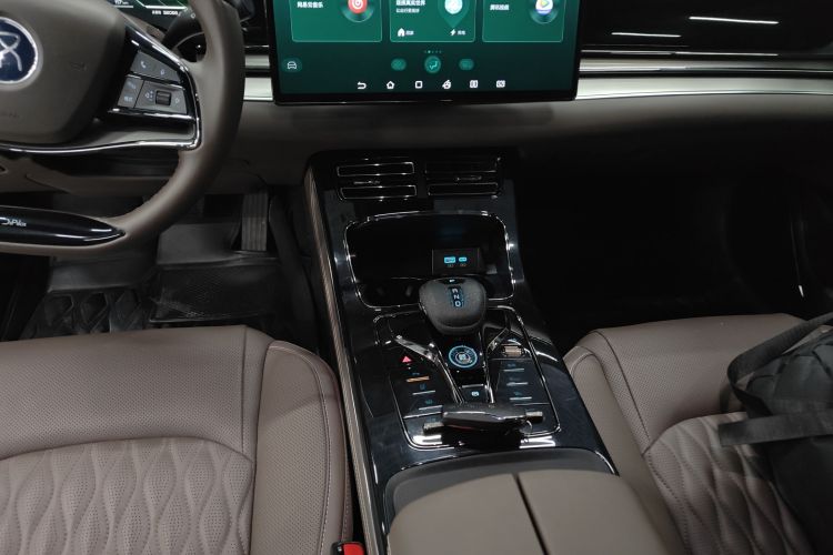 比亚迪 汉 2023款 EV 冠军版 506KM前驱尊贵型中控内饰18