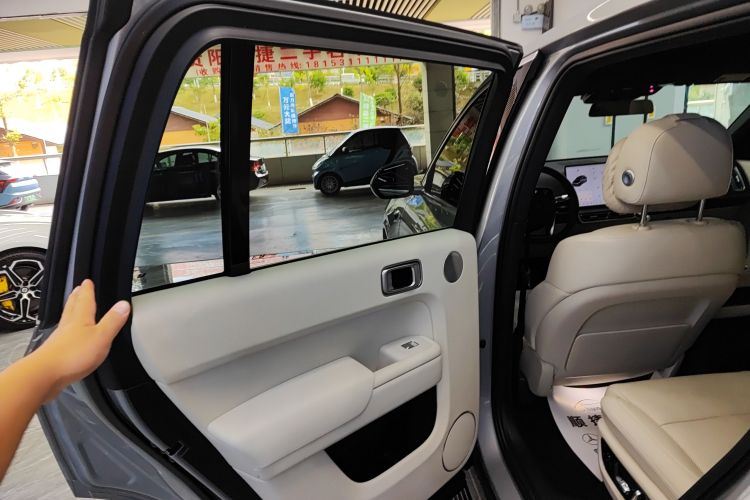 理想汽车 理想L9 2024款 Ultra中控内饰7008