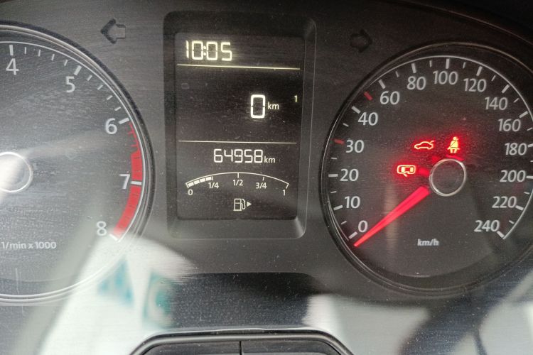 大众 朗逸 2013款 1.6L 手动风尚版中控内饰15