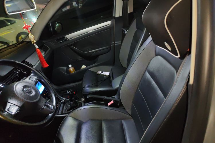 大众 宝来 2015款 质惠版 1.6L 手动舒适型中控内饰19