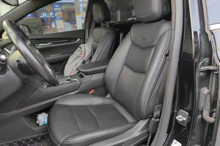 凯迪拉克XT5 2021款 28T 豪华型中控内饰19
