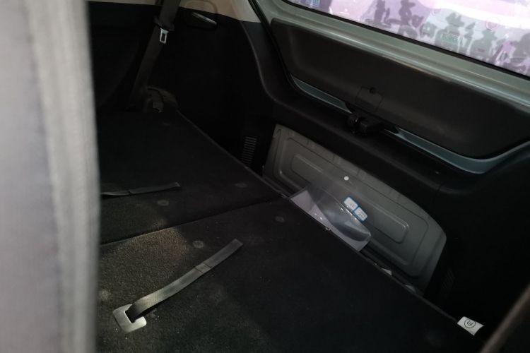 五菱汽车 宏光MINIEV 2022款 自在款 磷酸铁锂中控内饰7004