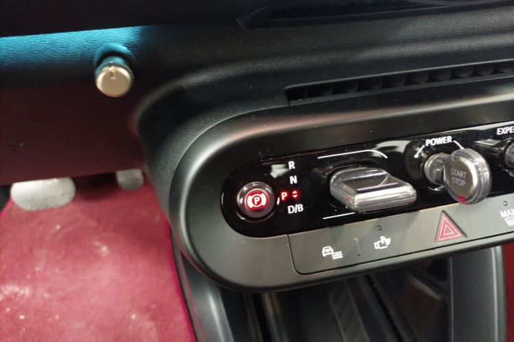 电动MINI COOPER 2025款 456km COOPER E 经典派中控内饰18