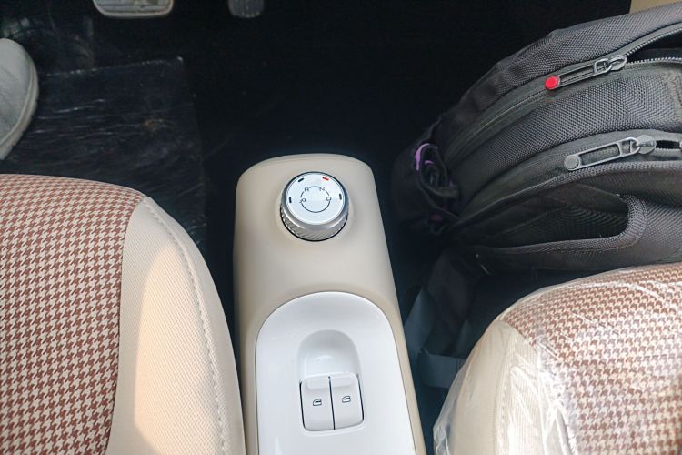 五菱汽车 宏光MINIEV 2024款 第三代 215km 青春版中控内饰18