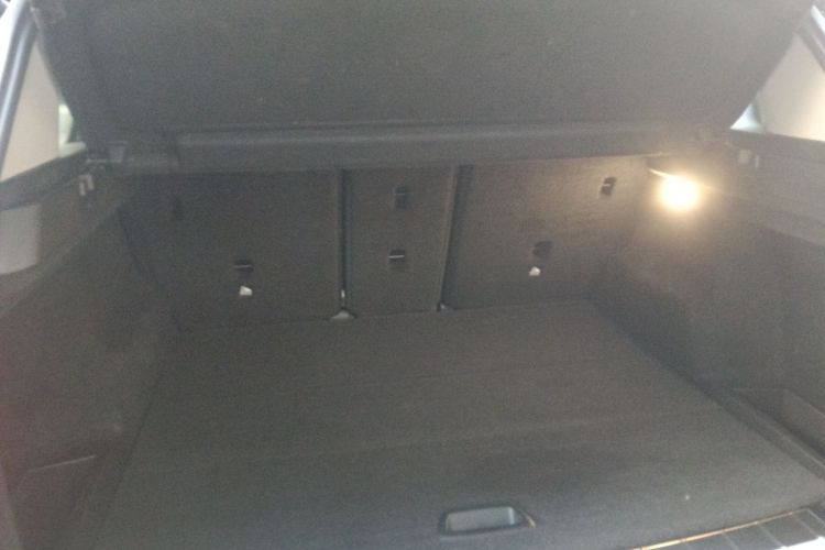 宝马X1 2019款 sDrive20Li 领先型机舱底盘23