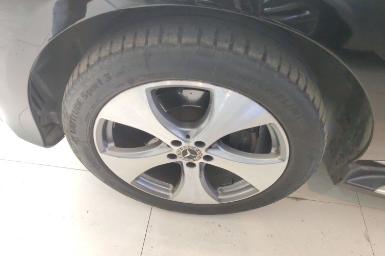 奔驰GLE 2018款 GLE 320 4MATIC 豪华型臻藏版车身外观6002