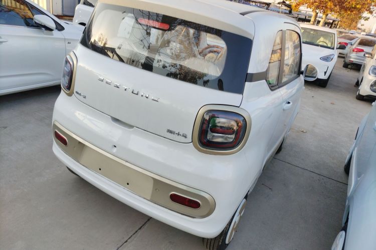 奔腾小马 2026款 222km 萌趣马 Plus车身外观6005