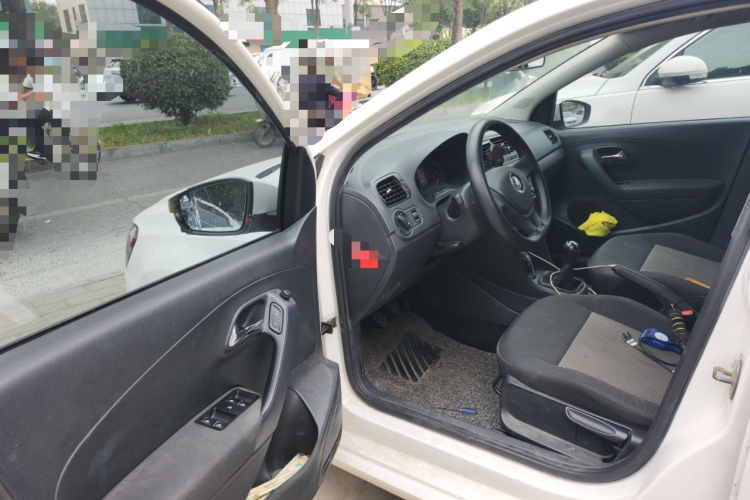 大众 Polo 2016款 1.4L 手动风尚型中控内饰20