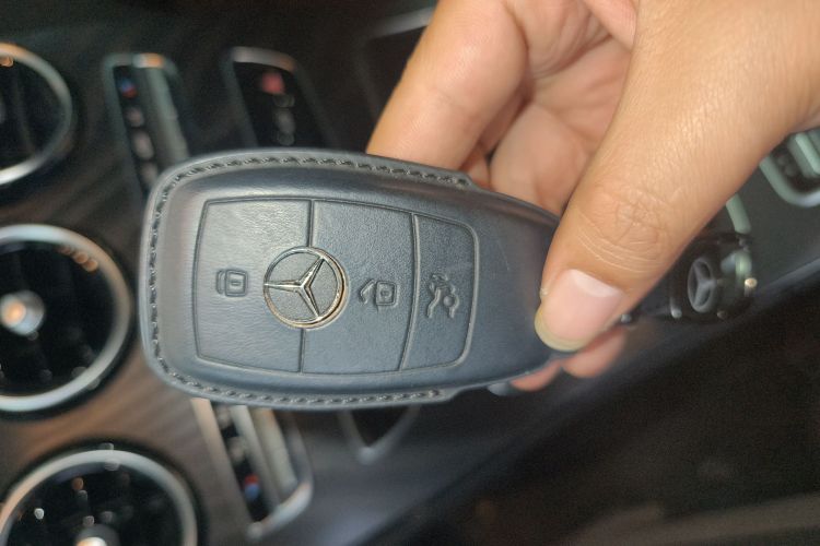 奔驰C级 2021款 C 260 L 运动星耀臻藏版中控内饰7001