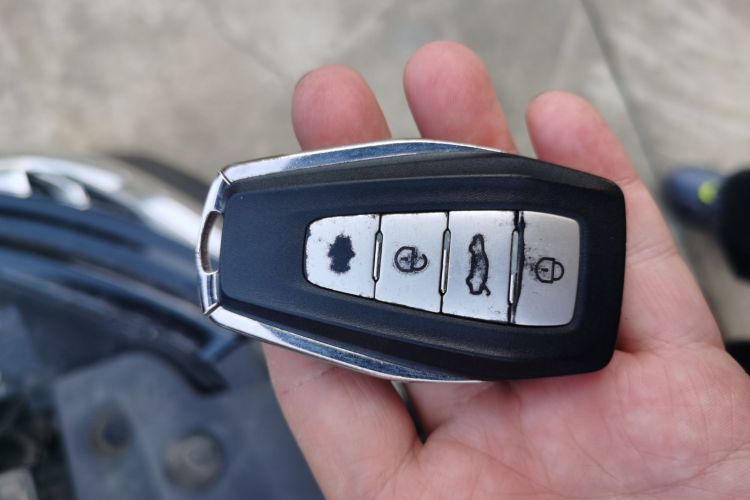 吉利汽车 帝豪 2022款 第4代 1.5L CVT旗舰型中控内饰7001