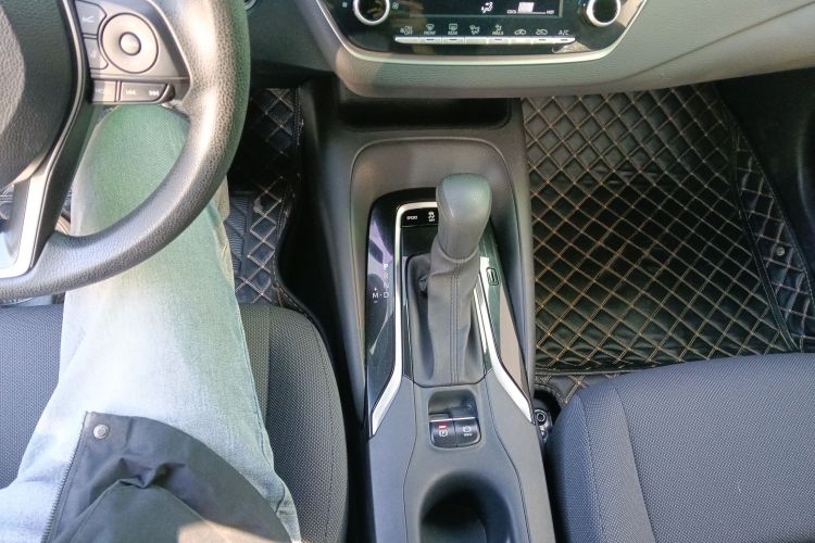 丰田 雷凌 2019款 185T CVT豪华版 国VI局部细节18