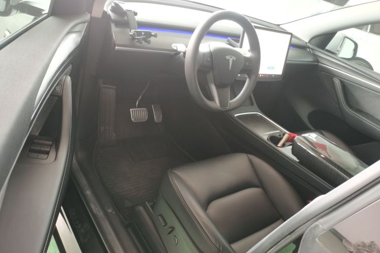 特斯拉 Model Y 2022款 改款 后轮驱动版中控内饰7003