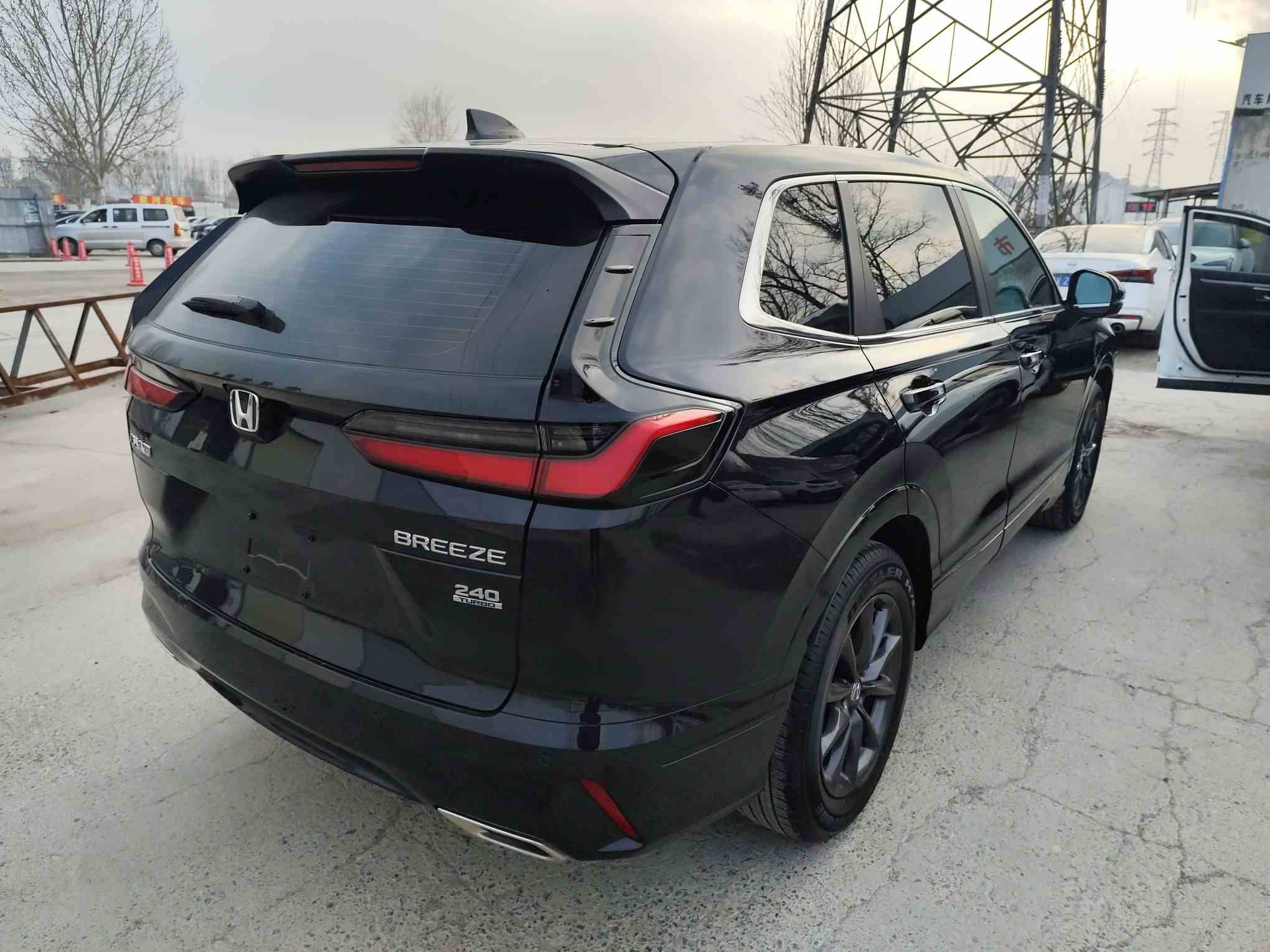 本田 皓影 2025款 240TURBO 两驱尊贵版 5座(4)