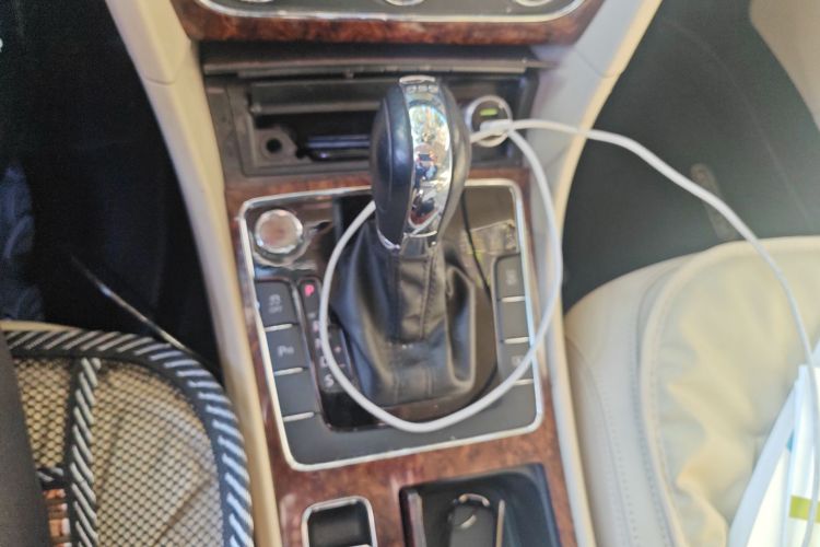 大众 帕萨特 2013款 1.8TSI DSG御尊版局部细节18