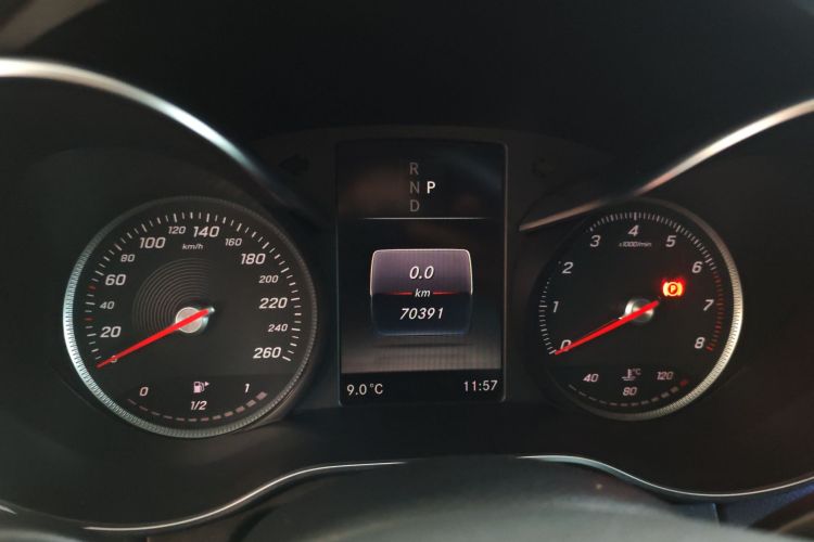 奔驰C级 2018款 C 180 L 时尚型运动版中控内饰14