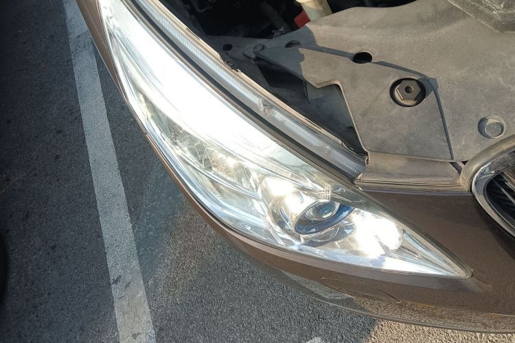 别克GL8 2014款 3.0L GT豪华商务豪雅版车身外观8