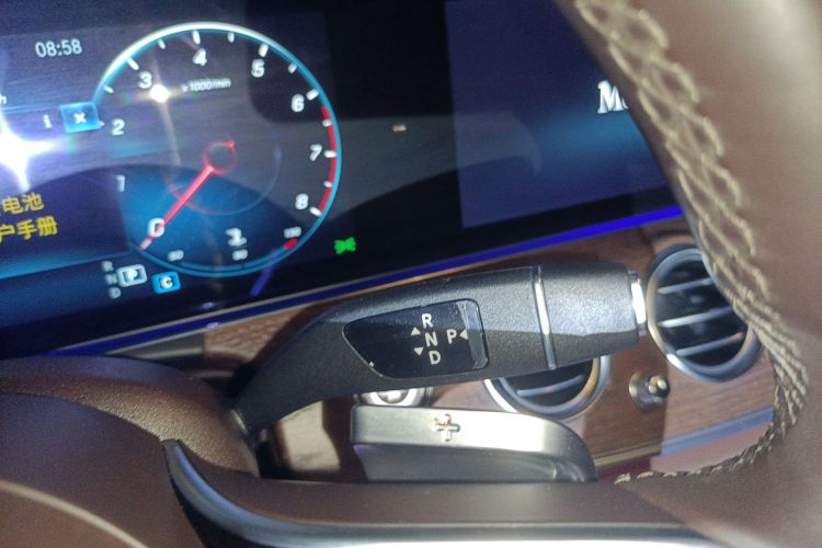 奔驰E级 2023款 改款 E 300 L 时尚型局部细节18