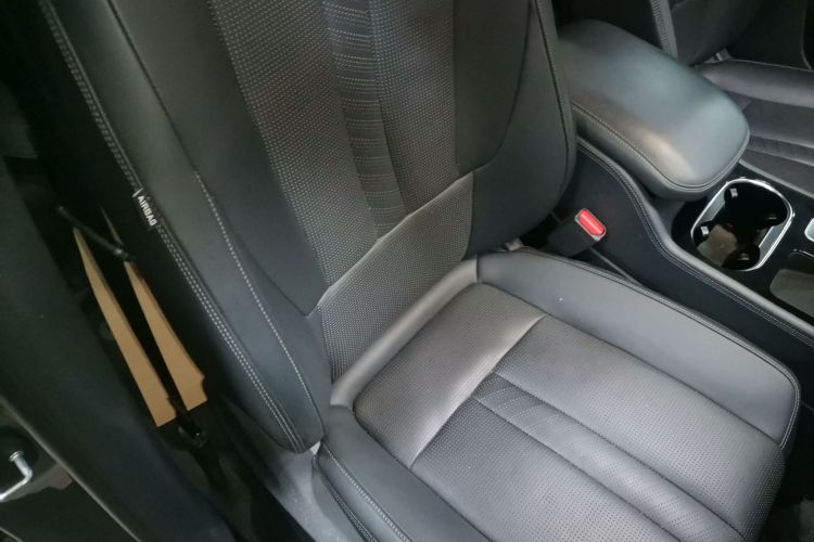 理想汽车 理想ONE 2020款 增程6座版局部细节41