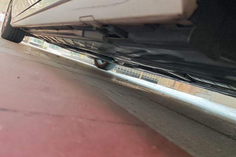 奔驰C级 2017款 C 200 L 运动版局部细节9003