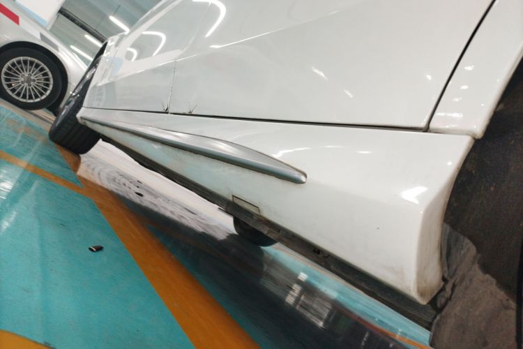 奔驰C级 2019款 C 260 L 运动版局部细节9002