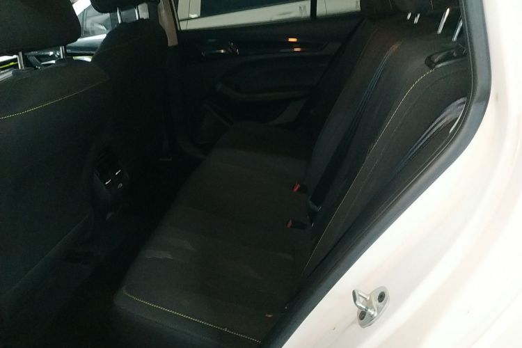 荣威i5 2021款 1.5L CVT铂金版中控内饰7004