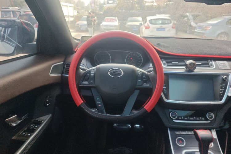 陆风X7 2015款 2.0T 全景尊贵版中控内饰13